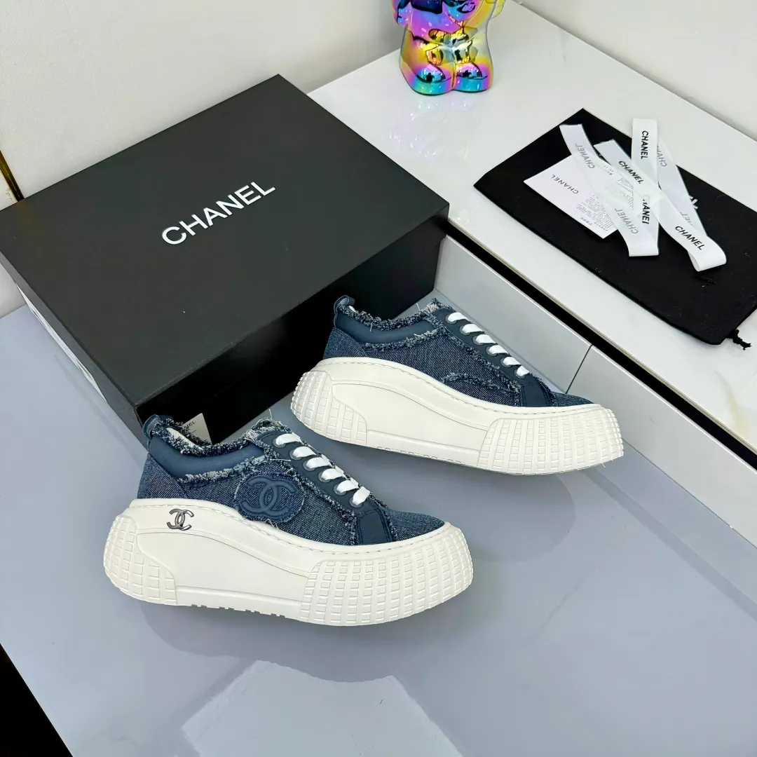 👟👟Ex-factory price 640👟👟 Chanel bread shoes ~ original calfskin panda shoes Chanel 25C latest hot style panda black and white sports shoes casual sneakers Xiaoxiang hot item classic black and white panda color coco girls must pay Fabric: original custom mixed sheepskin lining: original imported breathable mesh lining outsole: Original molded rubber + TPU combination Size: Women's 35-41 Buy now👉